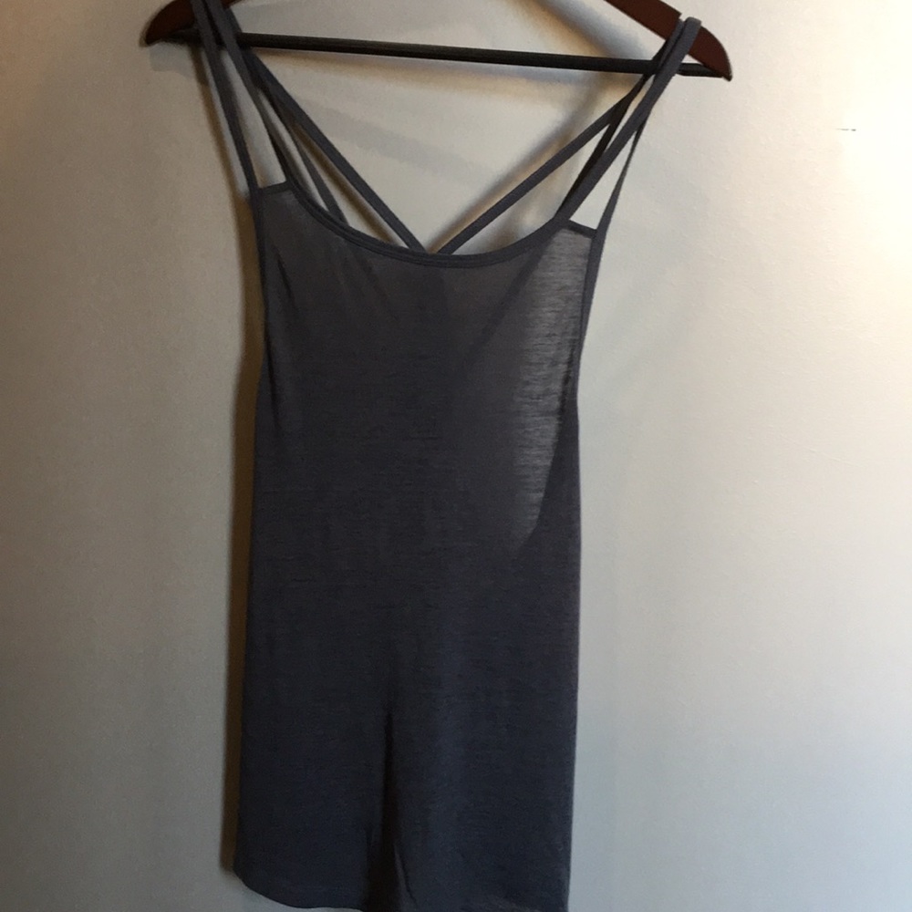 NWT Beyond Yoga behind your back cross tank